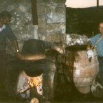 18.Τσικουδοκαζανέματα.